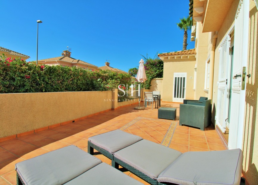 Перепродажа - Квартира / квартира - Orihuela Costa - PAU 8