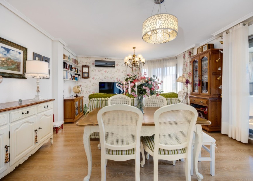 Перепродажа - Квартира / квартира - Torrevieja - Centro