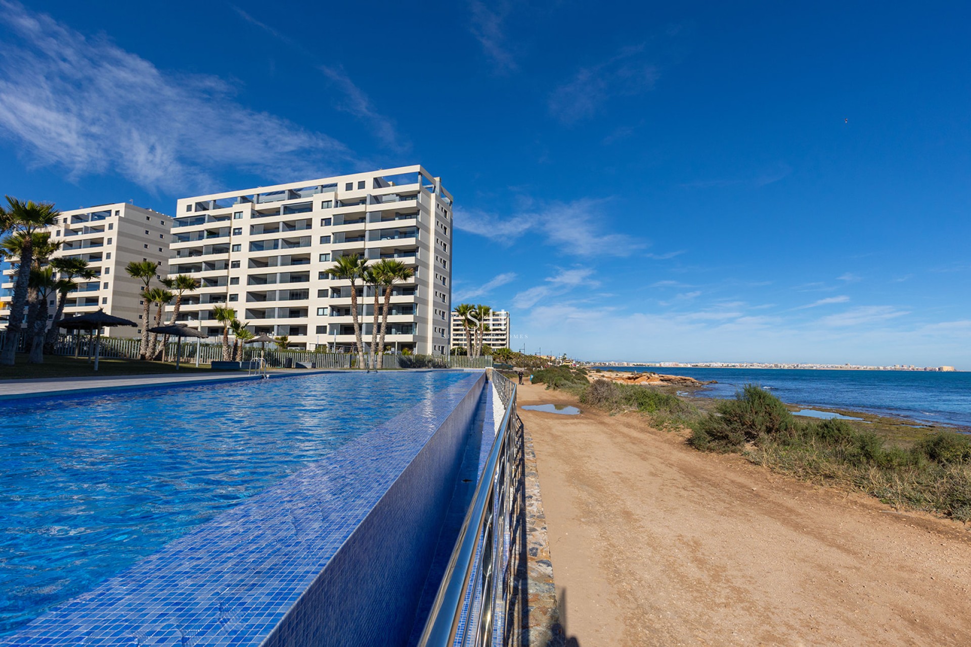 Перепродажа - Квартира / квартира - Torrevieja - Punta prima