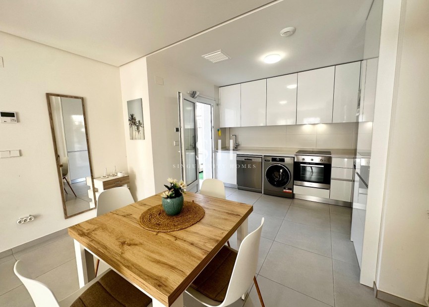 Перепродажа - Квартира / квартира - Torrevieja - Sector 25