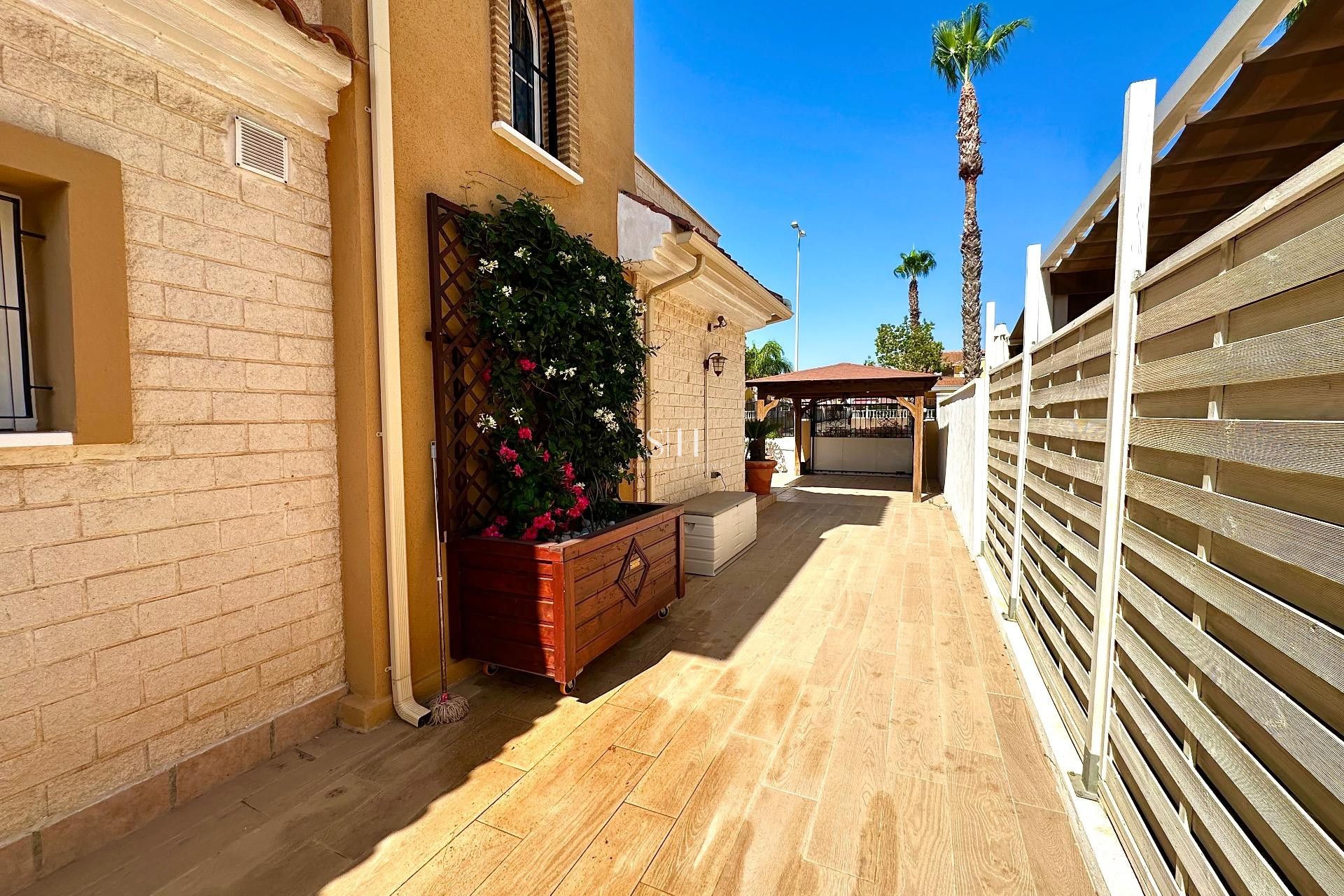 Перепродажа - Villa - Guardamar del Segura - EL RASO