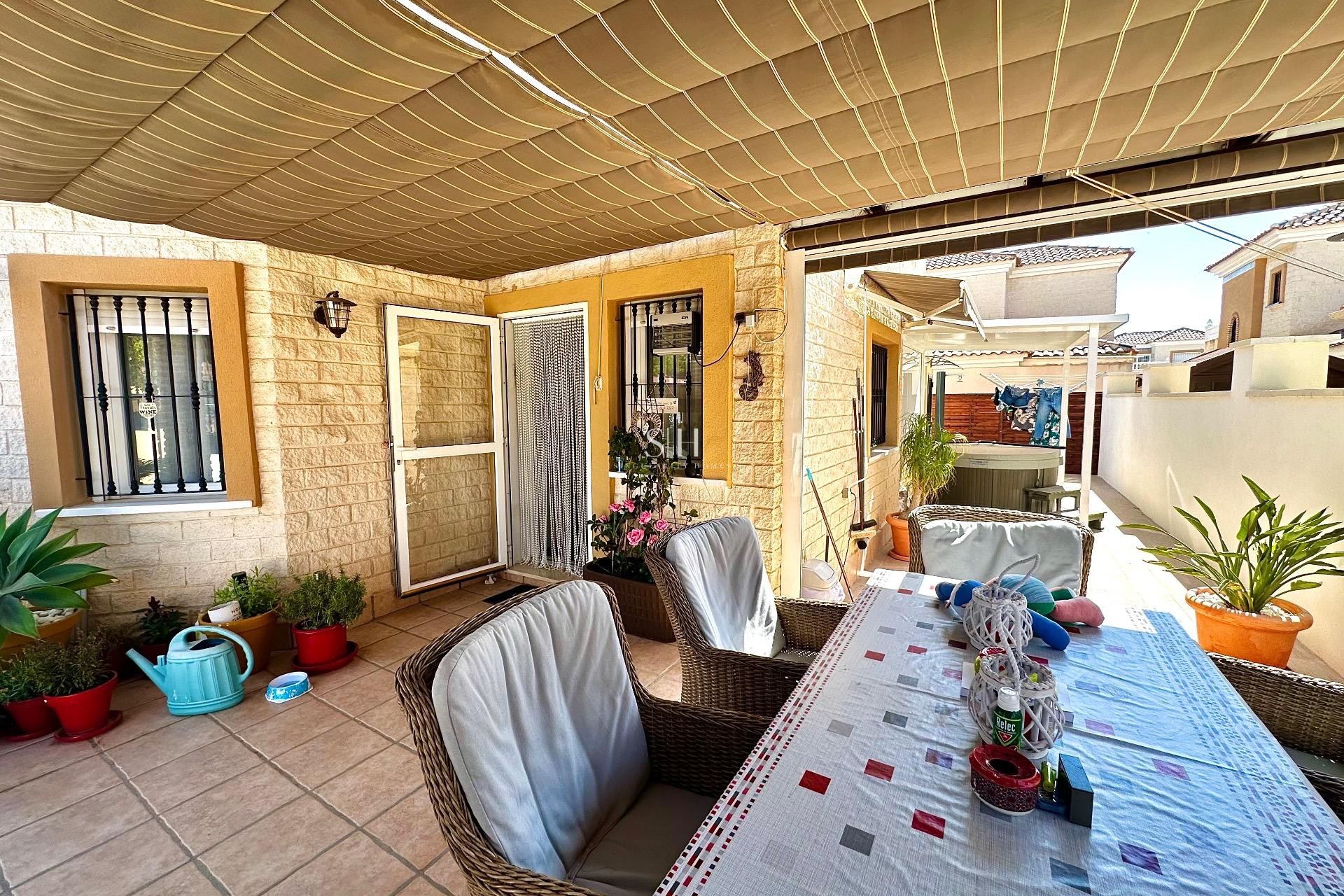 Перепродажа - Villa - Guardamar del Segura - EL RASO