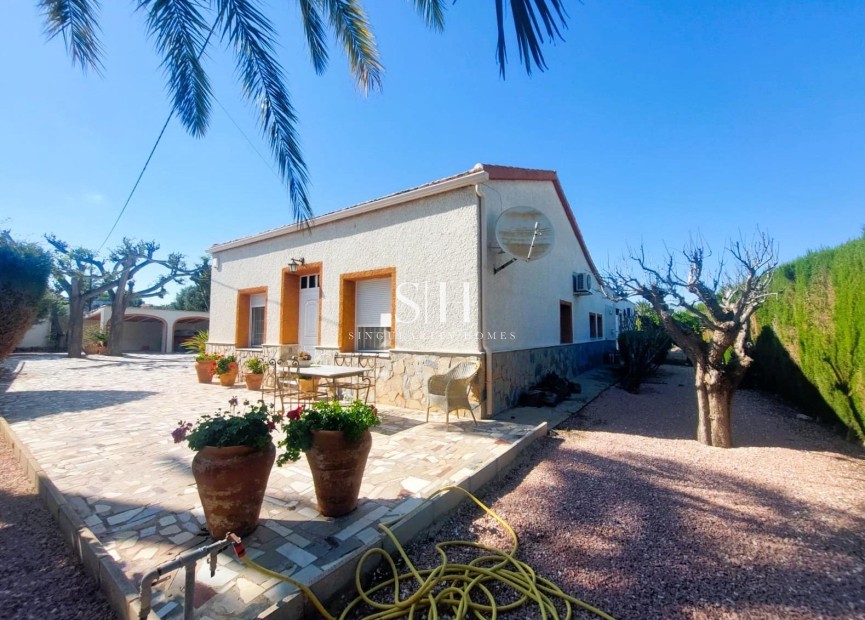 Перепродажа - Villa - La marina - Costa Blanca