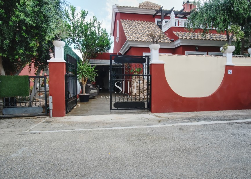 Перепродажа - Villa - Orihuela Costa - Costa Blanca