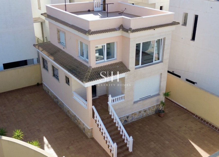 Перепродажа - Villa - Orihuela Costa - Costa Blanca