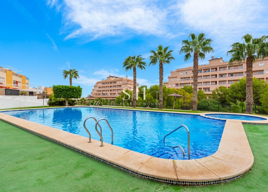 Перепродажа - Villa - Orihuela Costa - Costa Blanca
