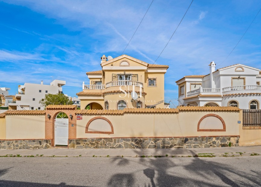 Перепродажа - Villa - Orihuela Costa - Costa Blanca