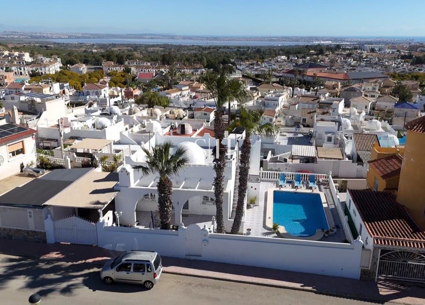 Перепродажа - Villa - Orihuela Costa - Costa Blanca