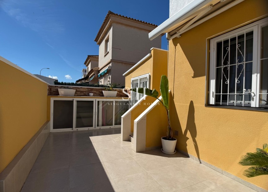 Перепродажа - Villa - Orihuela Costa - Costa Blanca