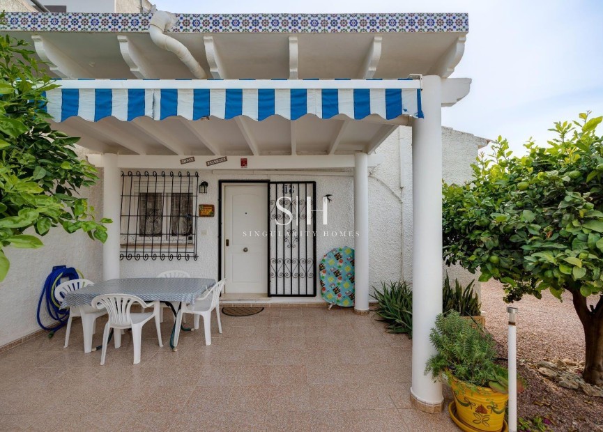Перепродажа - Villa - Orihuela Costa - La Florida