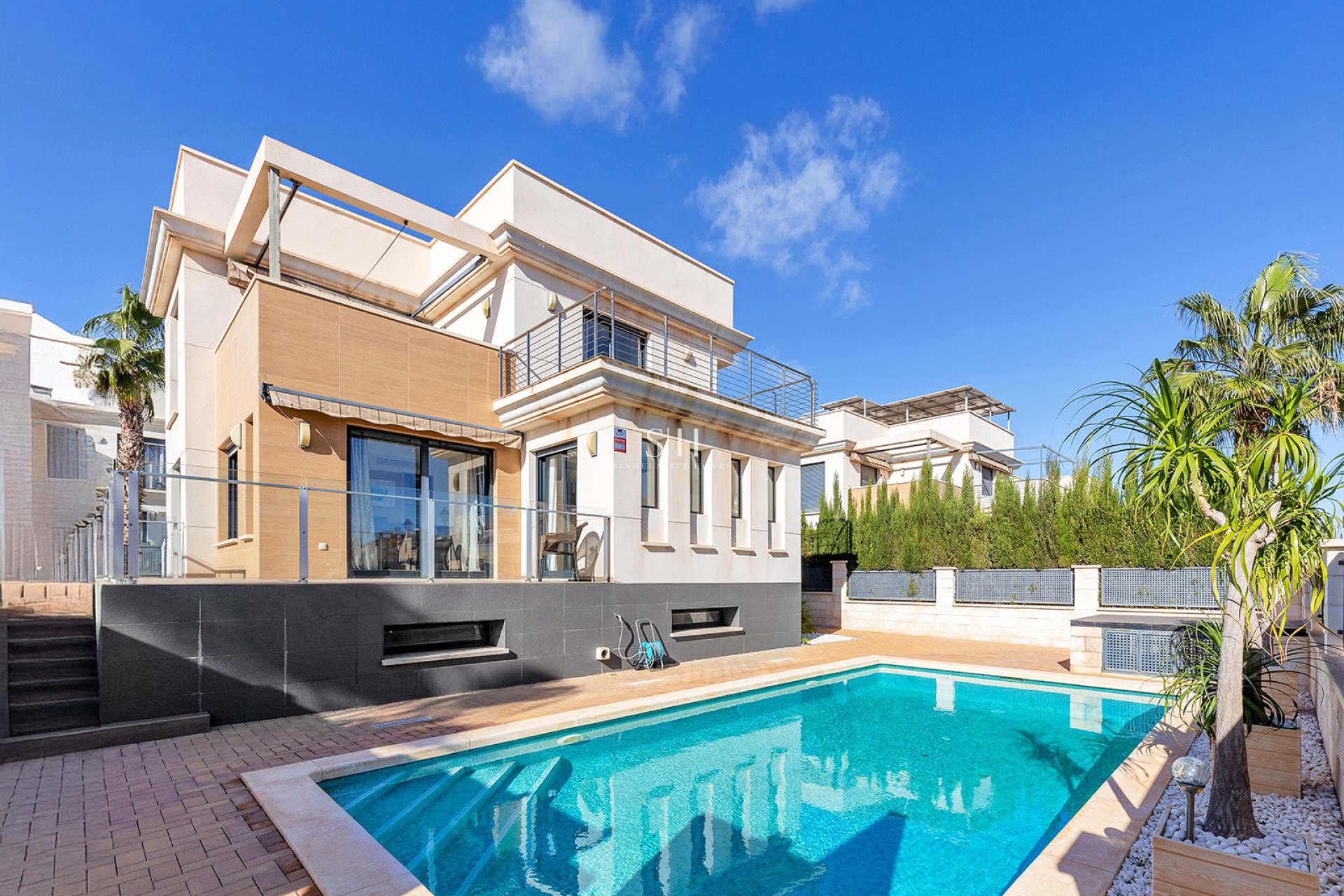 Перепродажа - Villa - Orihuela Costa - La Zenia