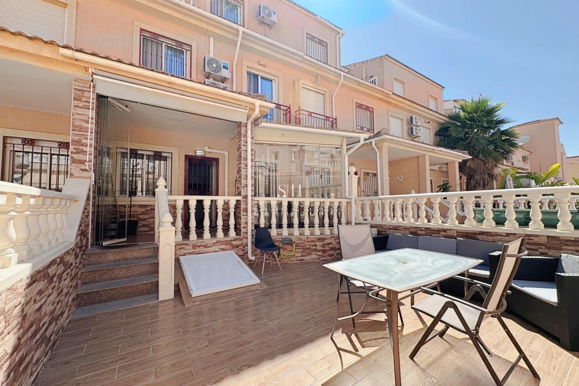 Перепродажа - Villa - Orihuela Costa - La Zenia