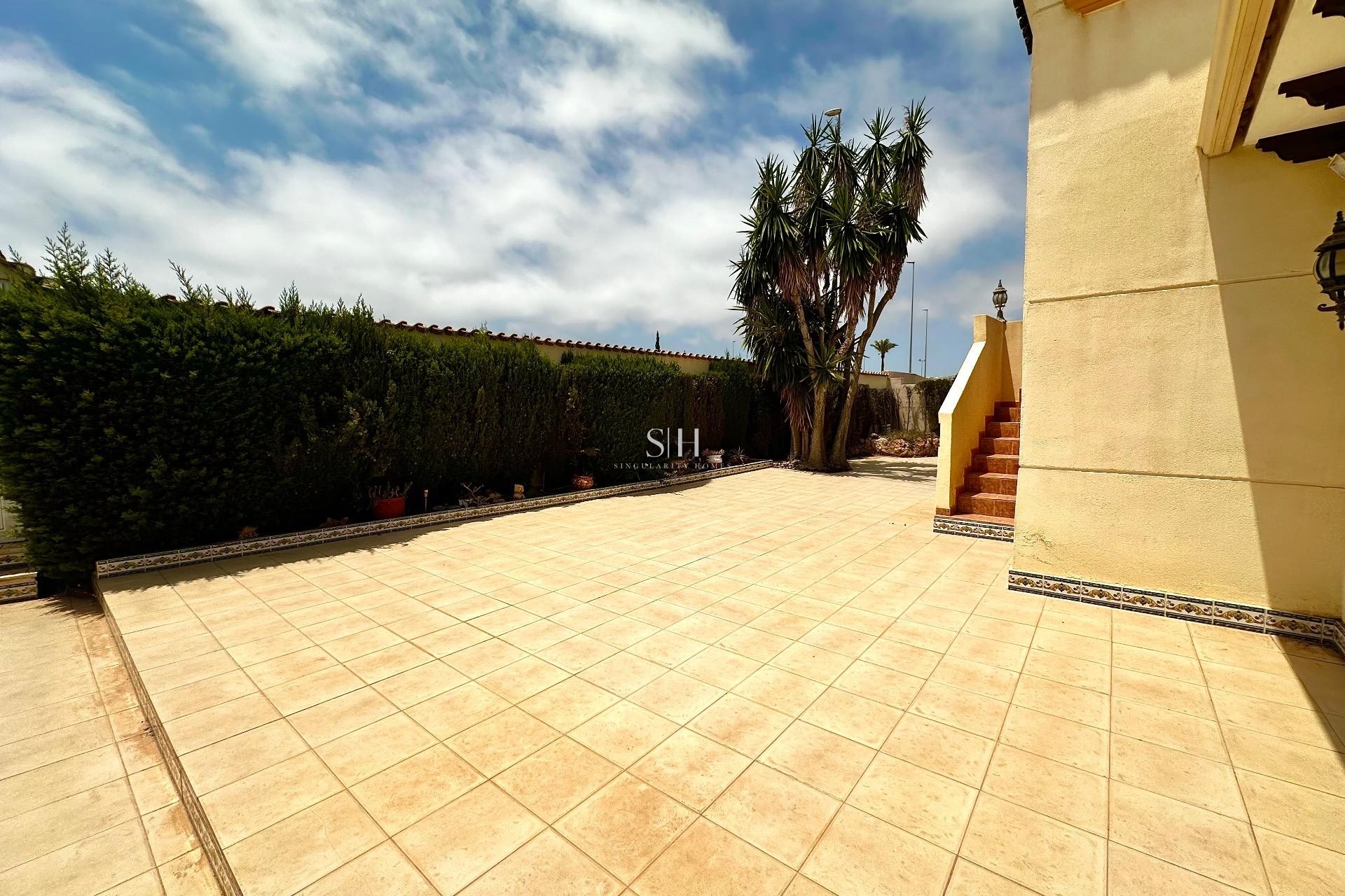 Перепродажа - Villa - Orihuela Costa - La Zenia