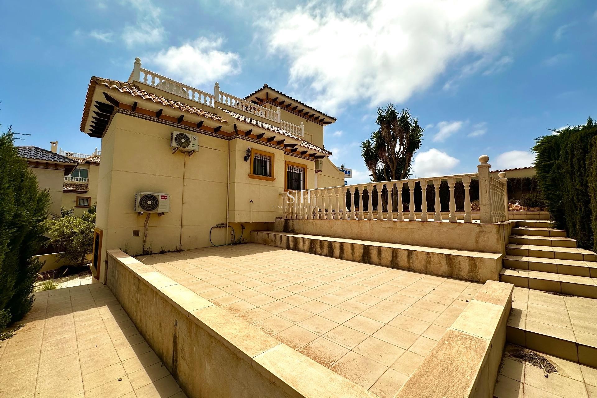 Перепродажа - Villa - Orihuela Costa - La Zenia