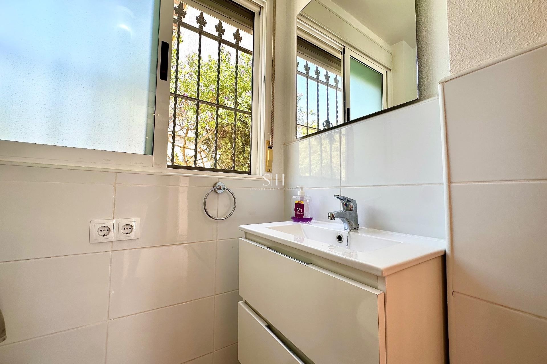 Перепродажа - Villa - Orihuela Costa - La Zenia