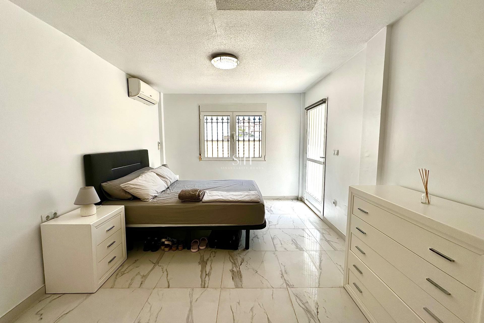 Перепродажа - Villa - Orihuela Costa - La Zenia