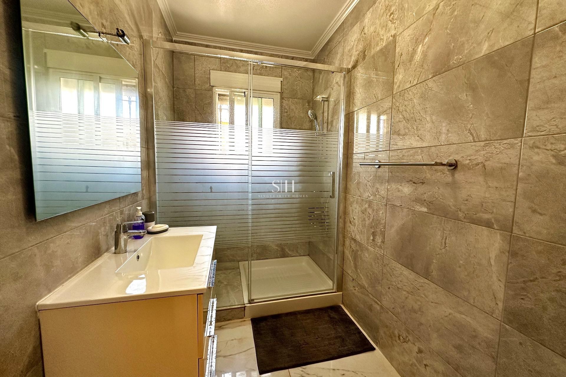 Перепродажа - Villa - Orihuela Costa - La Zenia