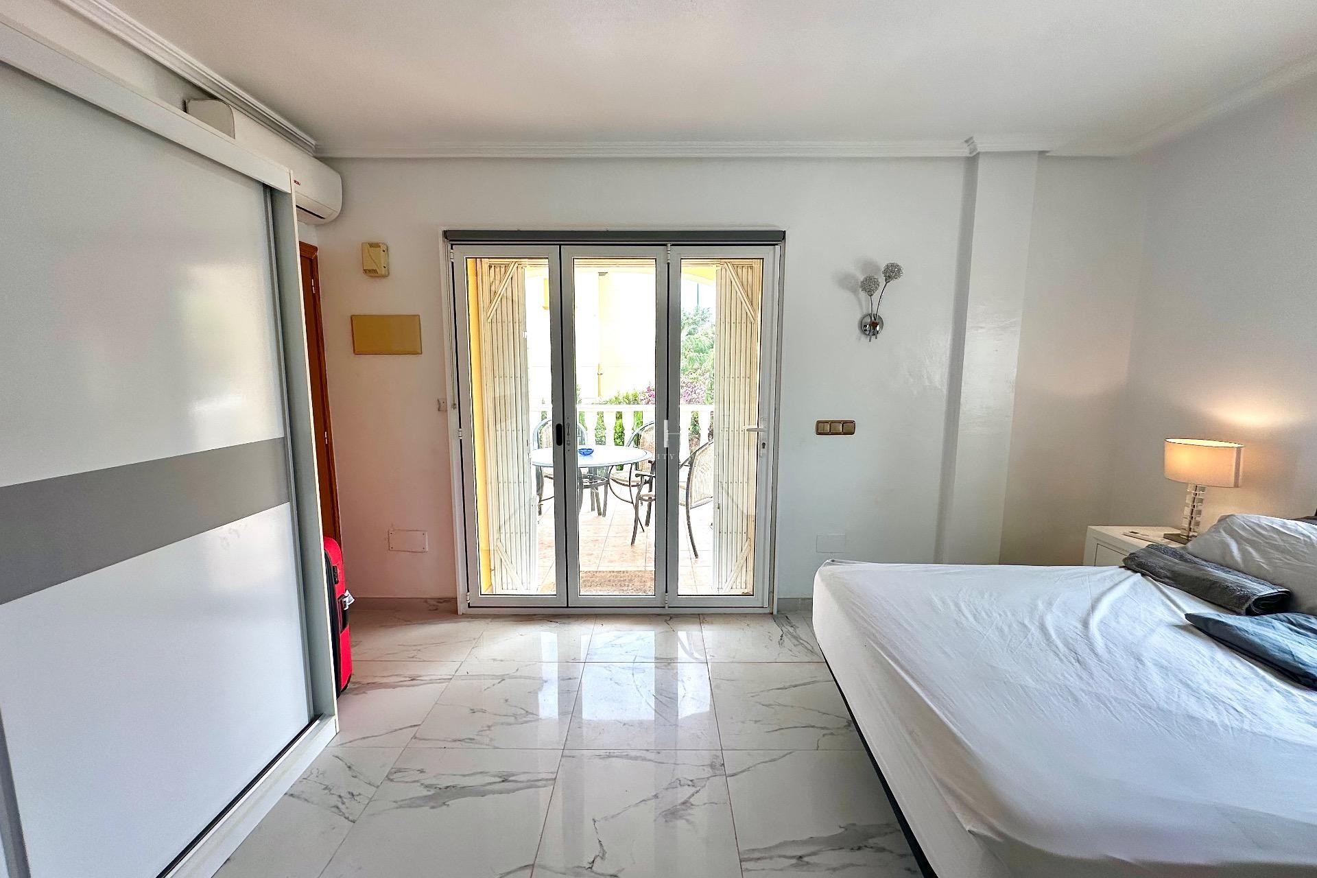 Перепродажа - Villa - Orihuela Costa - La Zenia