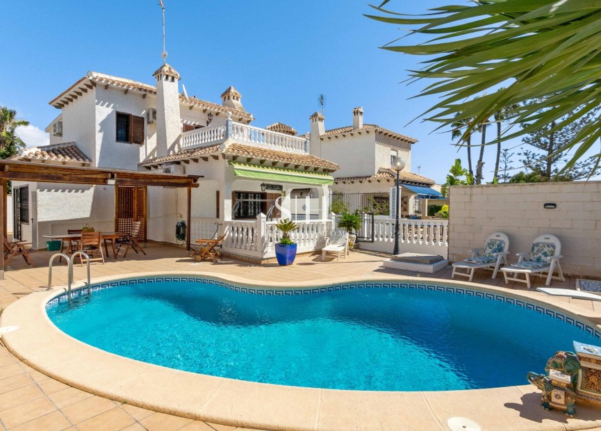 Перепродажа - Villa - Orihuela Costa - La Zenia