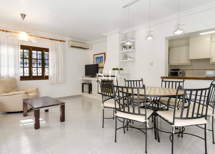 Перепродажа - Villa - Orihuela Costa - La Zenia