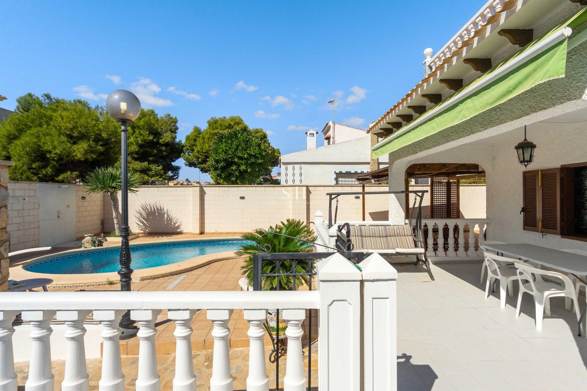 Перепродажа - Villa - Orihuela Costa - La Zenia