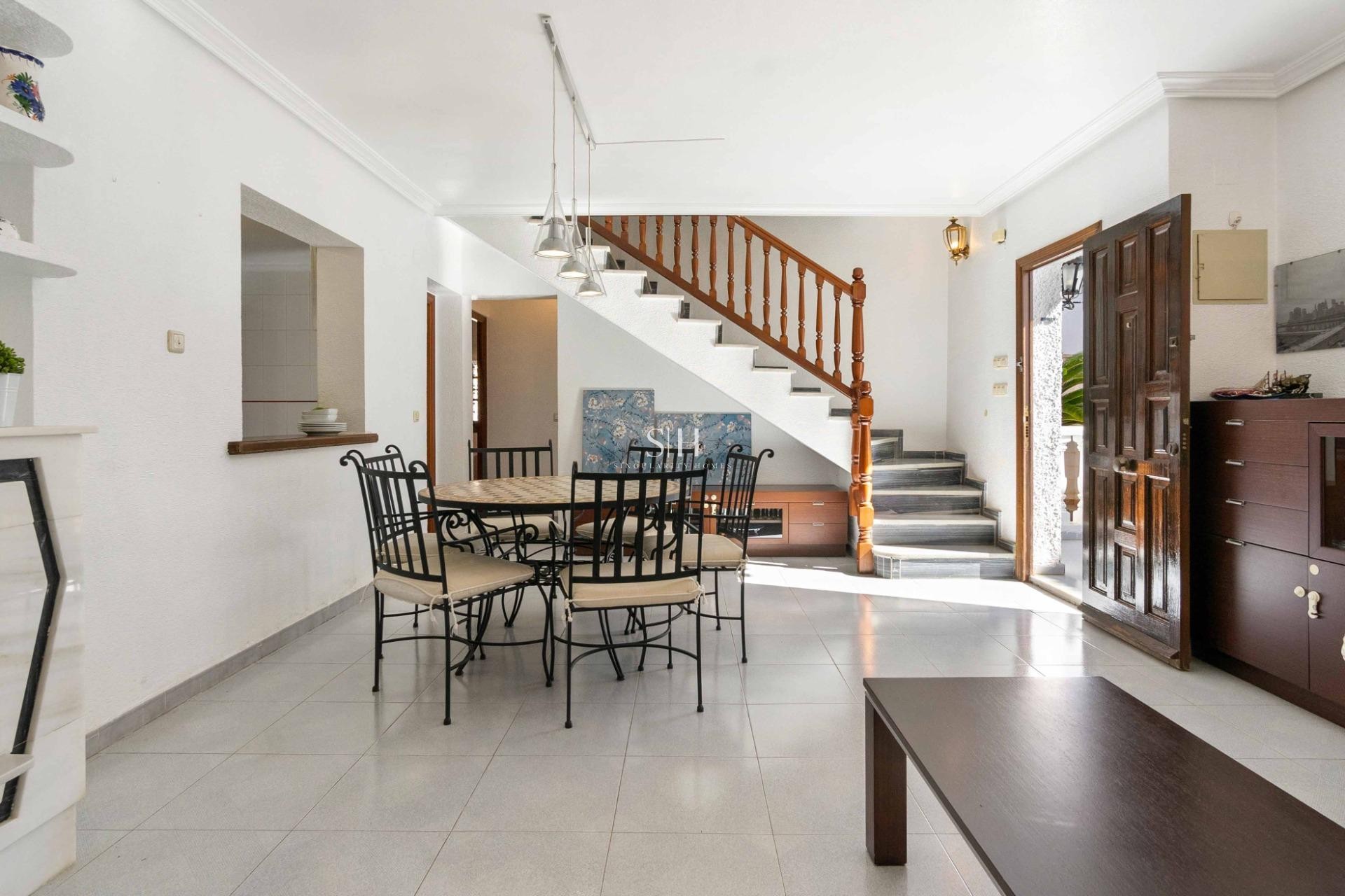 Перепродажа - Villa - Orihuela Costa - La Zenia