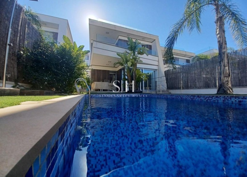 Перепродажа - Villa - Orihuela Costa - Las Filipinas