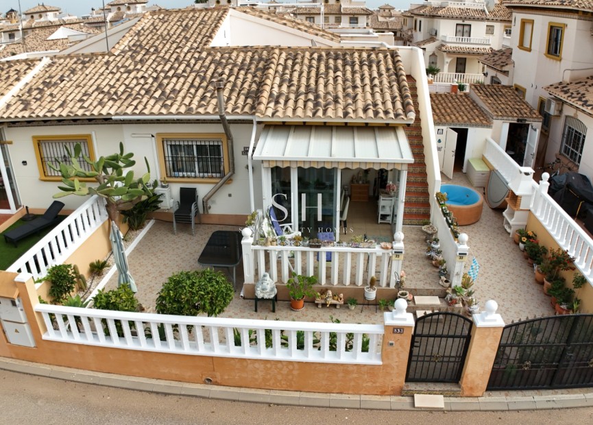 Перепродажа - Villa - Orihuela Costa - Lomas de Cabo Roig