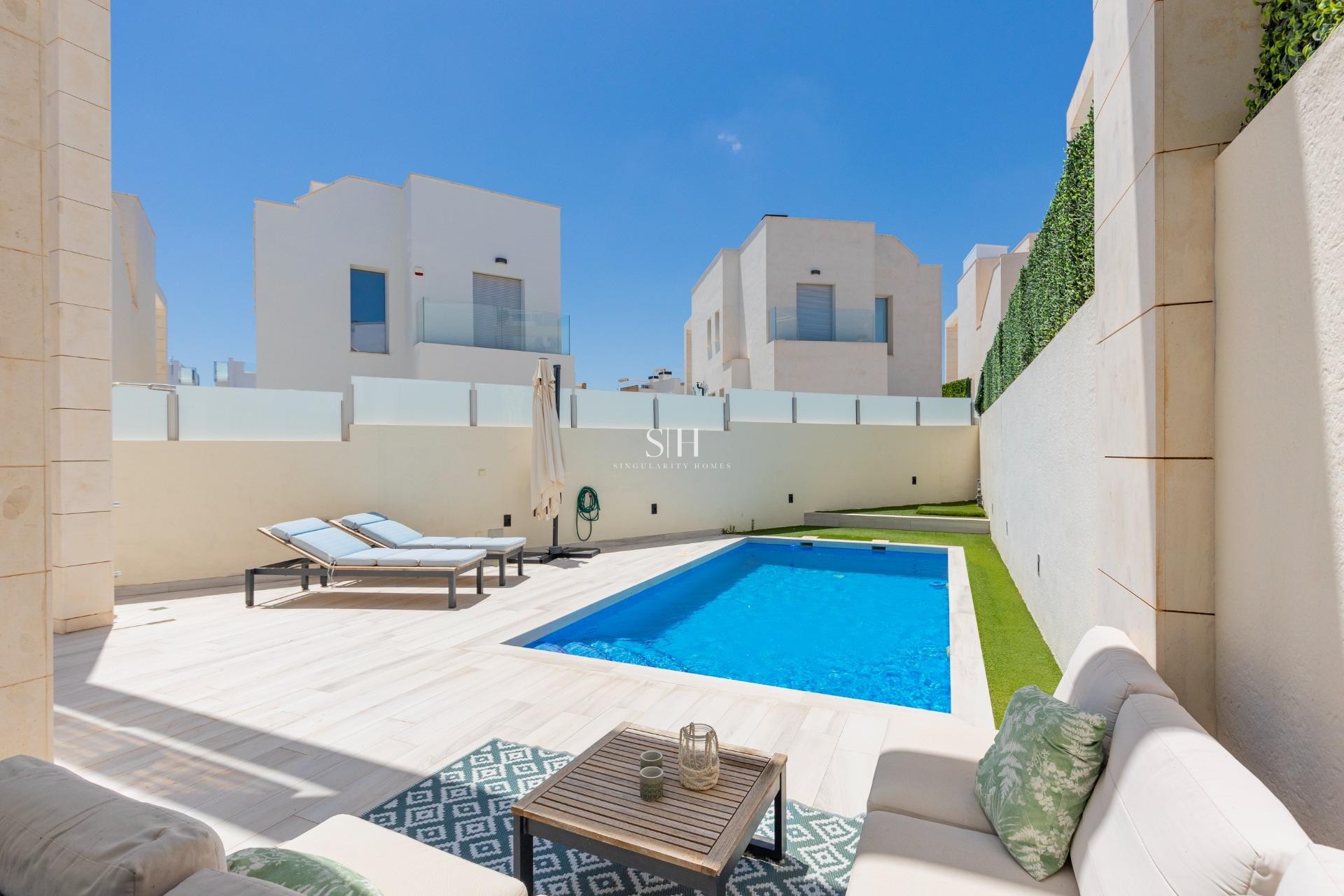 Перепродажа - Villa - Orihuela Costa - Lomas de Cabo Roig