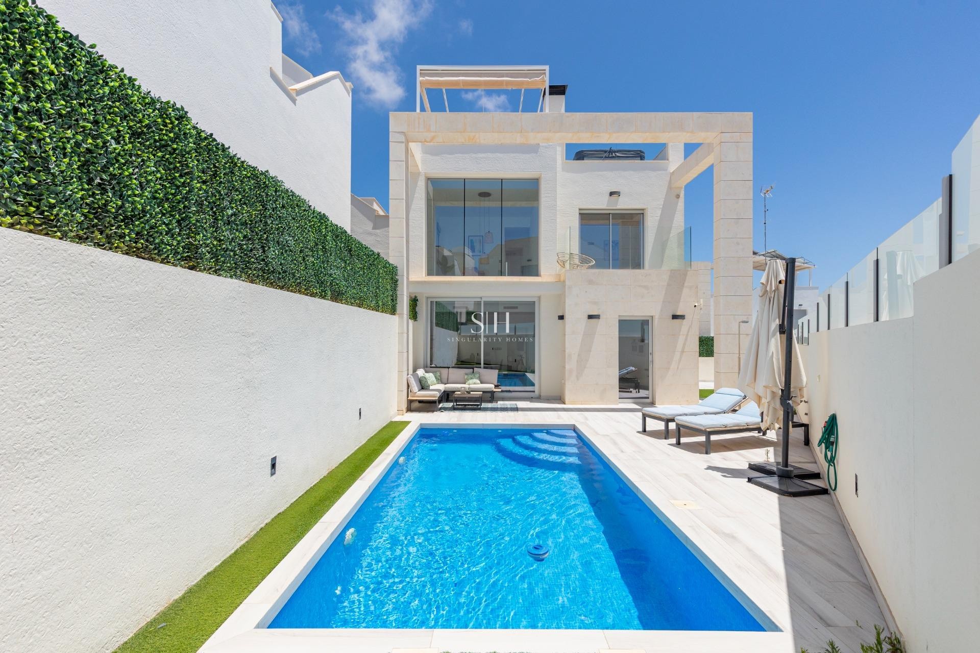 Перепродажа - Villa - Orihuela Costa - Lomas de Cabo Roig