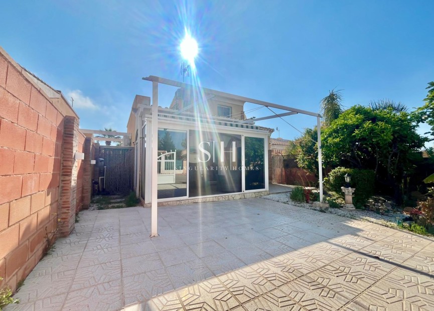 Перепродажа - Villa - Orihuela Costa - Los Almendros-la Florida