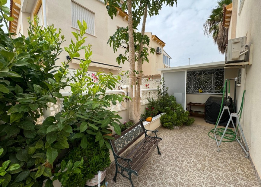 Перепродажа - Villa - Orihuela Costa - Los Dolses