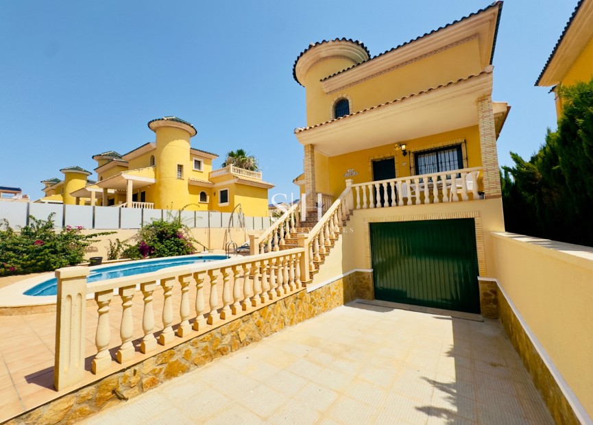 Перепродажа - Villa - Orihuela Costa - PAU 26