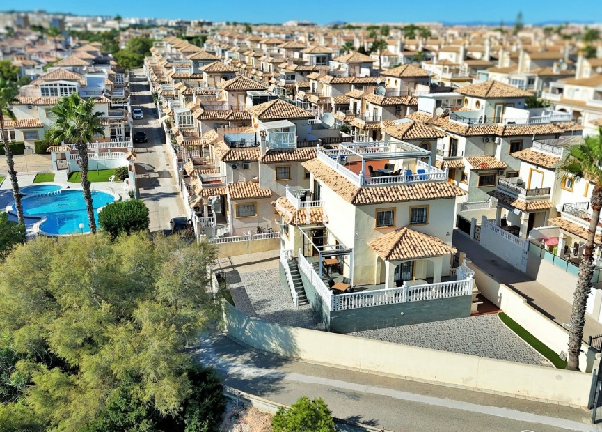 Перепродажа - Villa - Orihuela Costa - Playa Flamenca