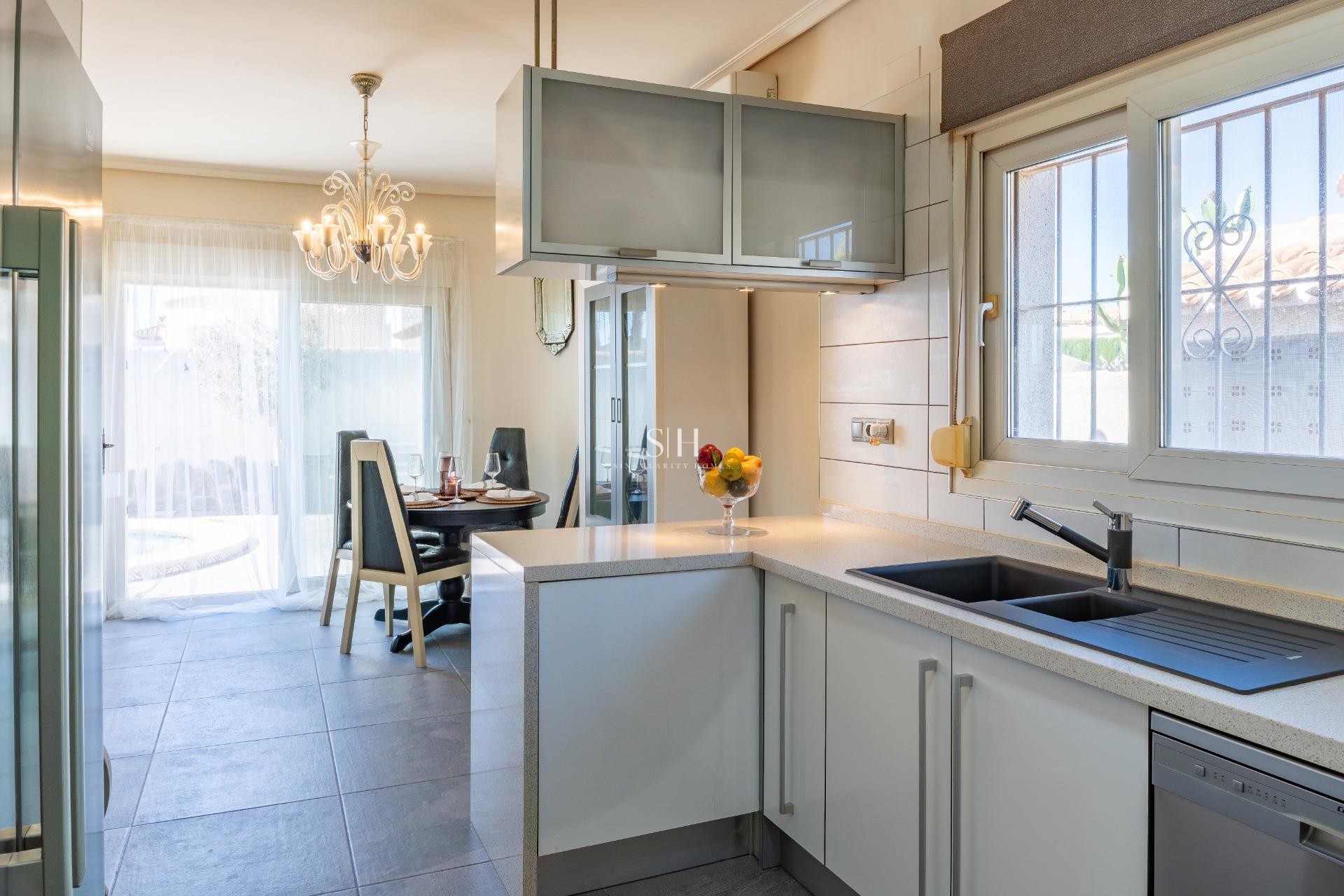 Перепродажа - Villa - Orihuela Costa - Playa Flamenca