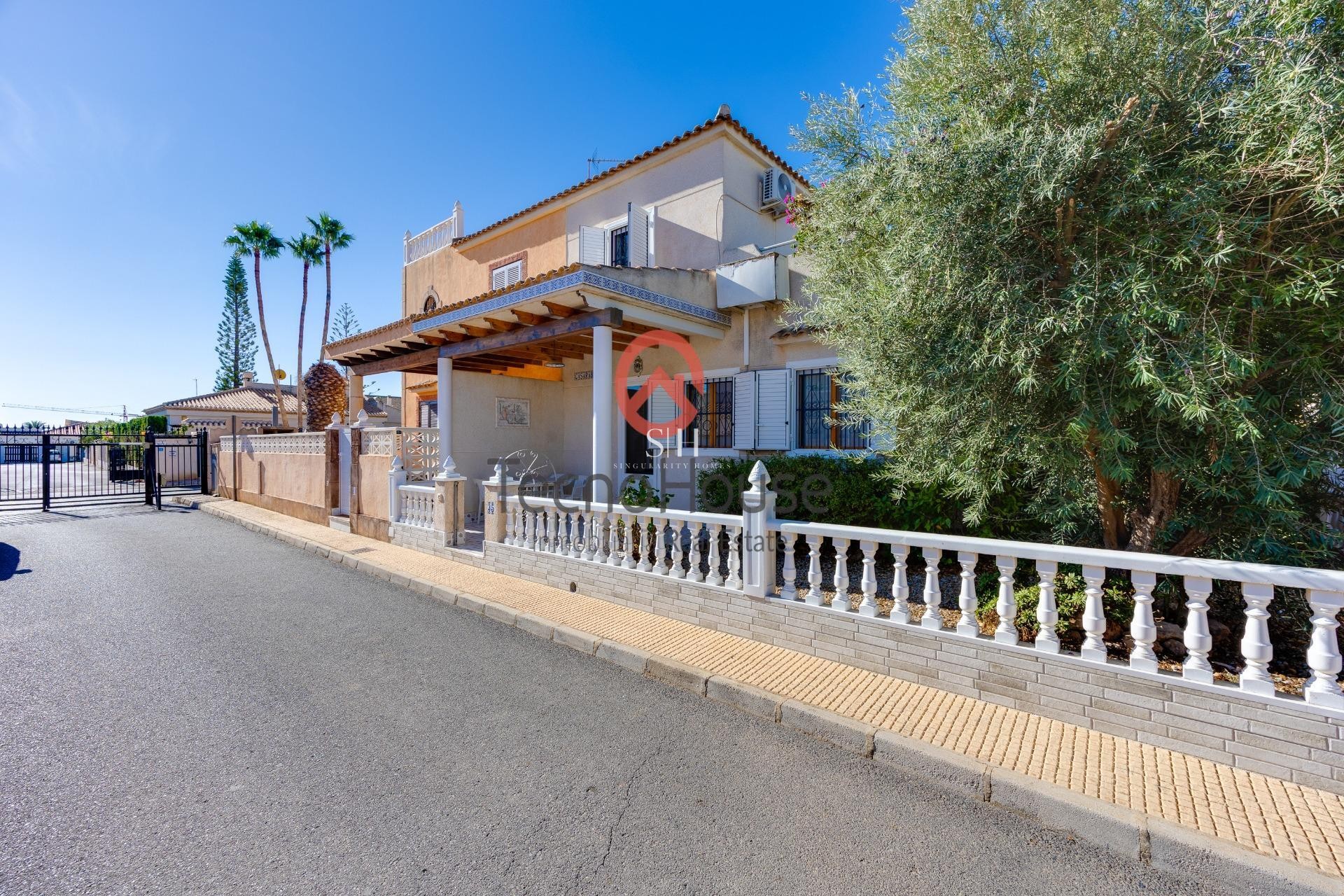 Перепродажа - Villa - Orihuela Costa - Playa Flamenca