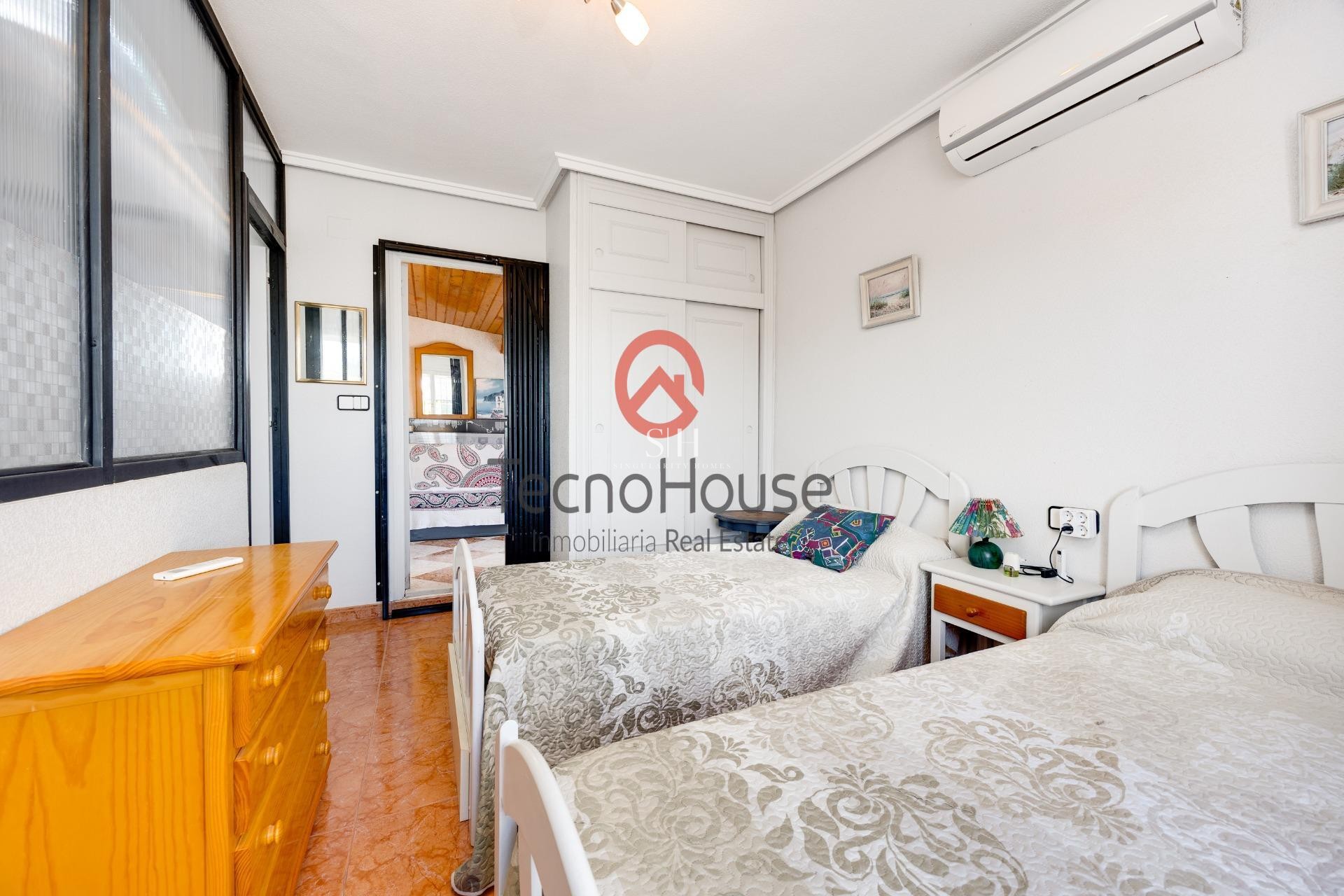 Перепродажа - Villa - Orihuela Costa - Playa Flamenca