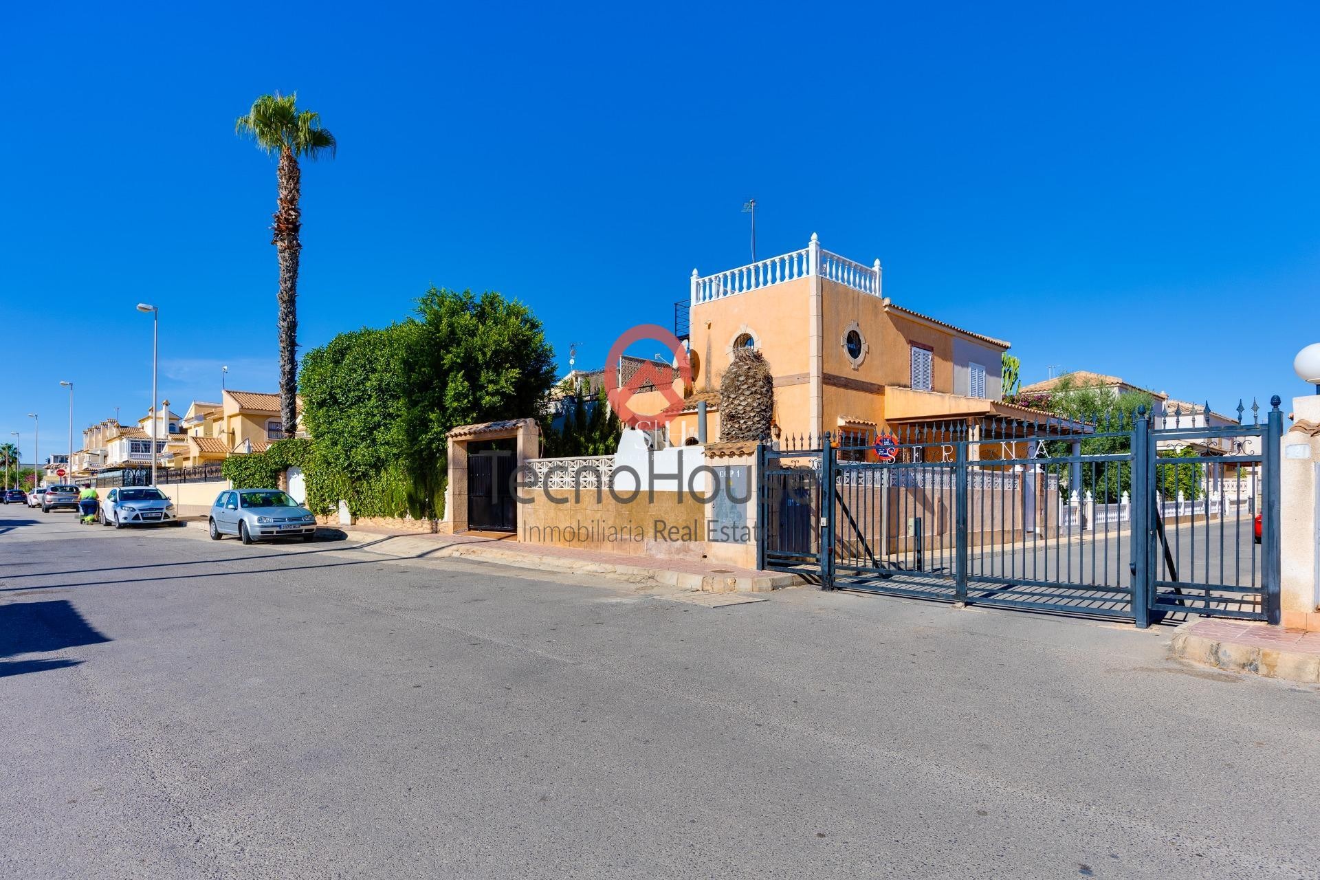 Перепродажа - Villa - Orihuela Costa - Playa Flamenca