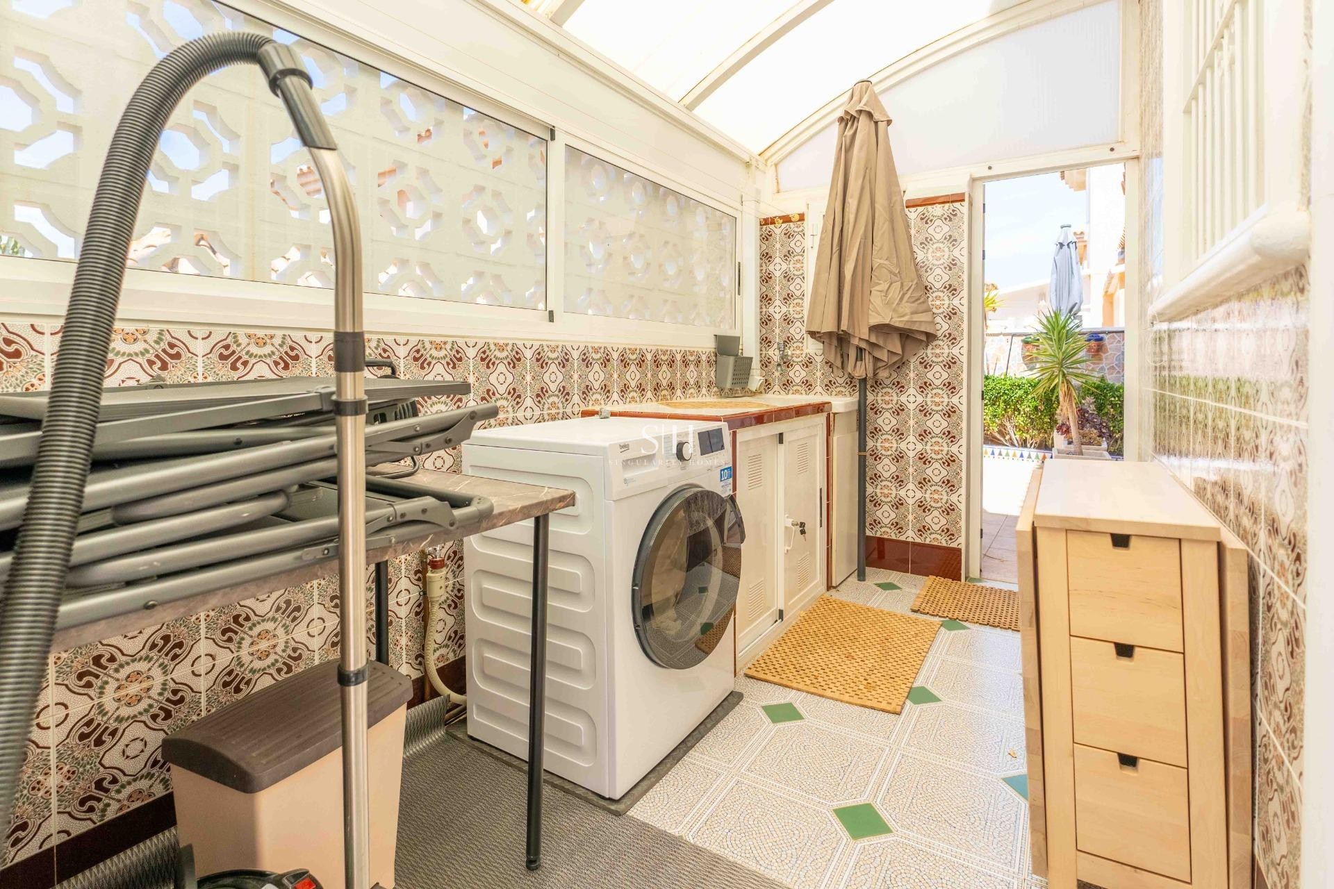 Перепродажа - Villa - Orihuela Costa - Punta Prima