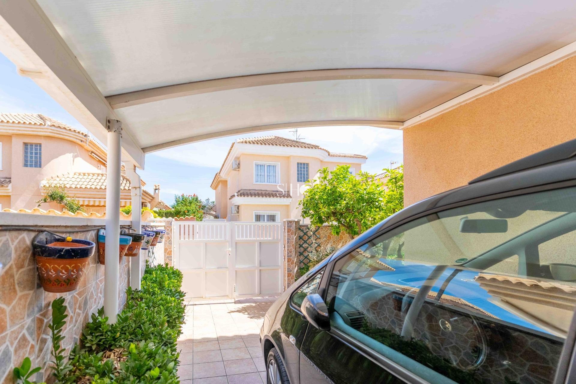 Перепродажа - Villa - Orihuela Costa - Punta Prima