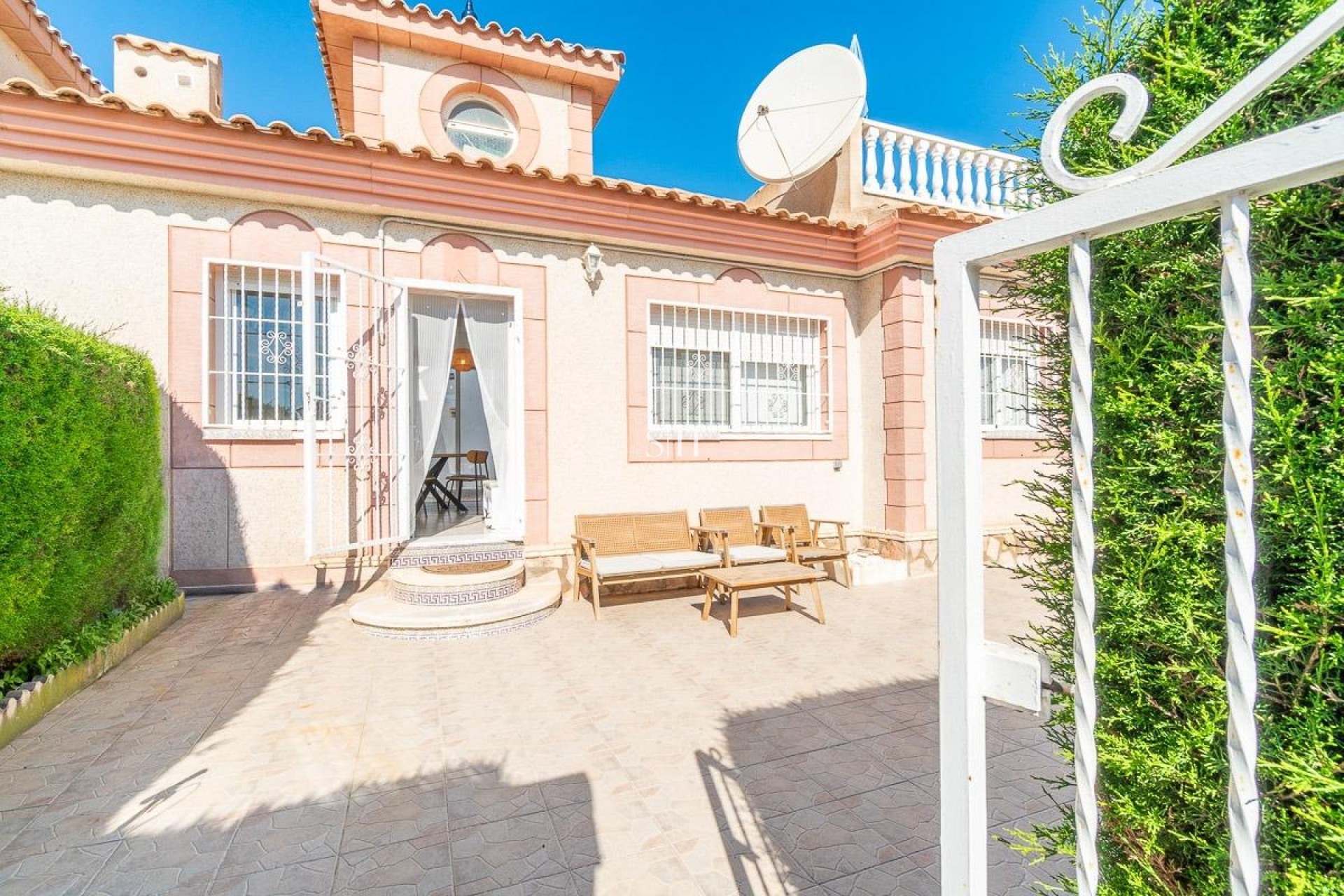 Перепродажа - Villa - Orihuela Costa - Punta Prima