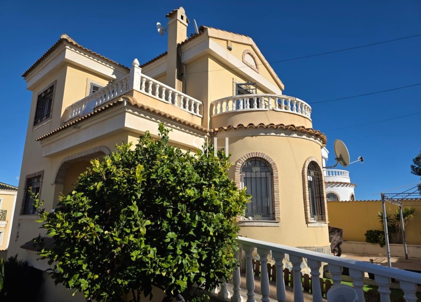 Перепродажа - Villa - Orihuela Costa - Villamartín-las Filipinas