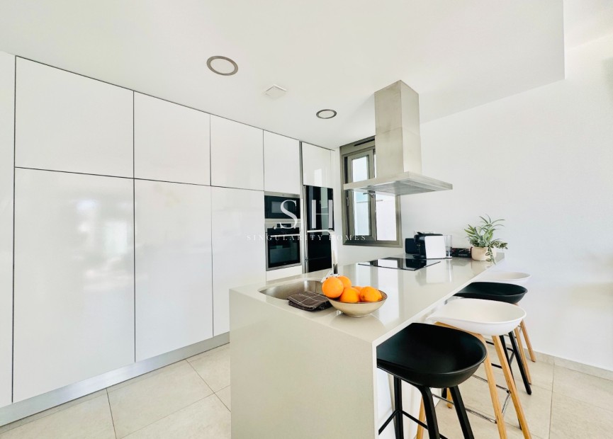 Перепродажа - Villa - Orihuela Costa - Villamartín