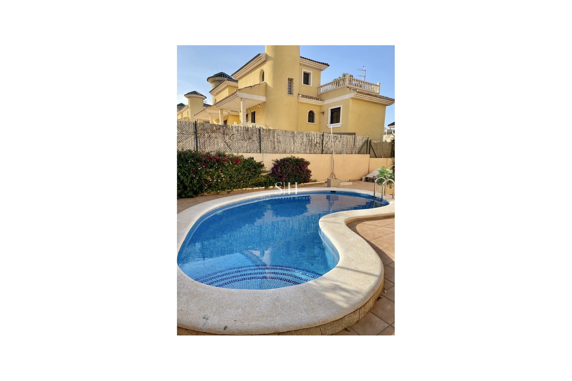 Перепродажа - Villa - Orihuela Costa - Villamartin