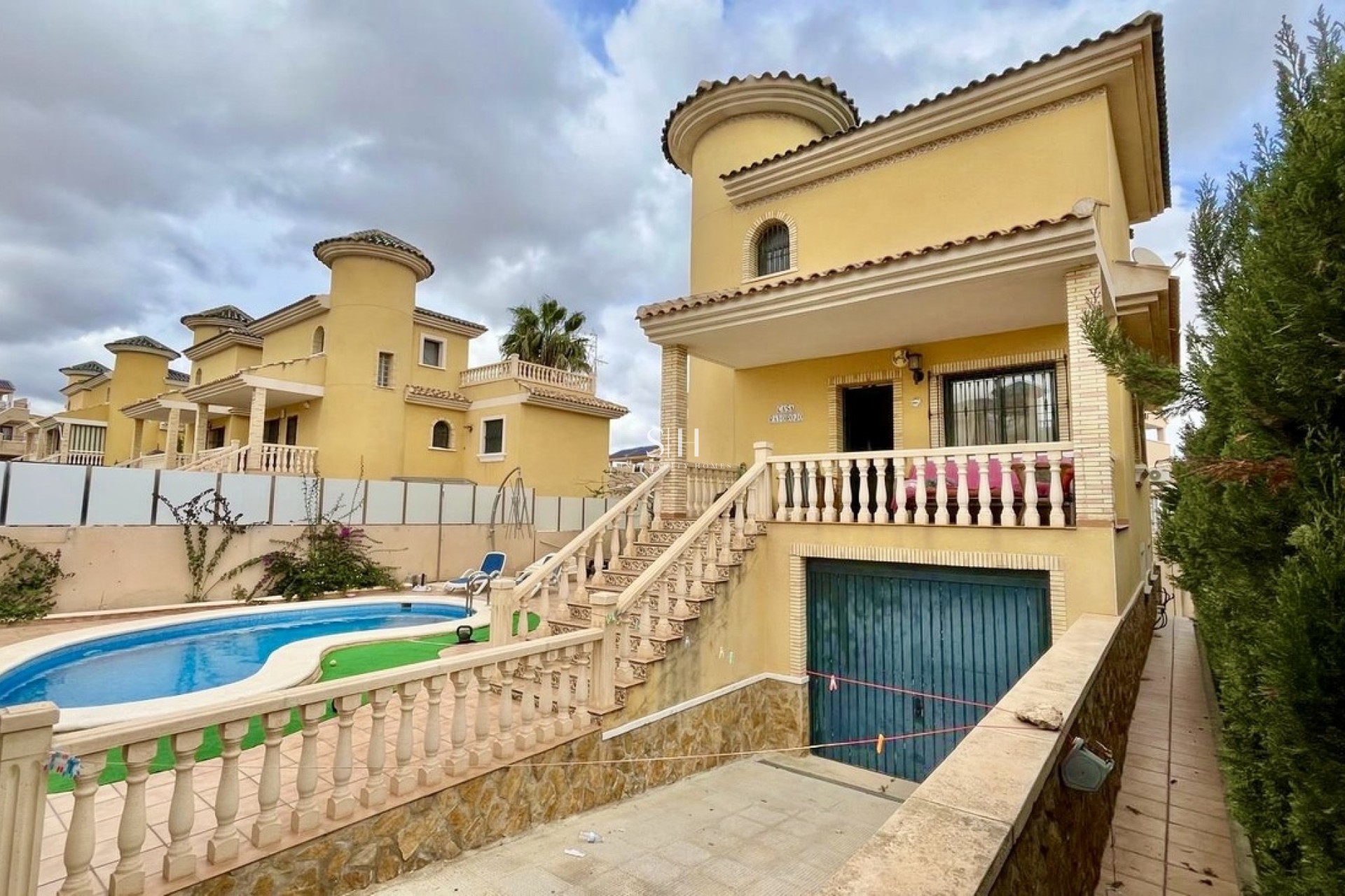 Перепродажа - Villa - Orihuela Costa - Villamartin