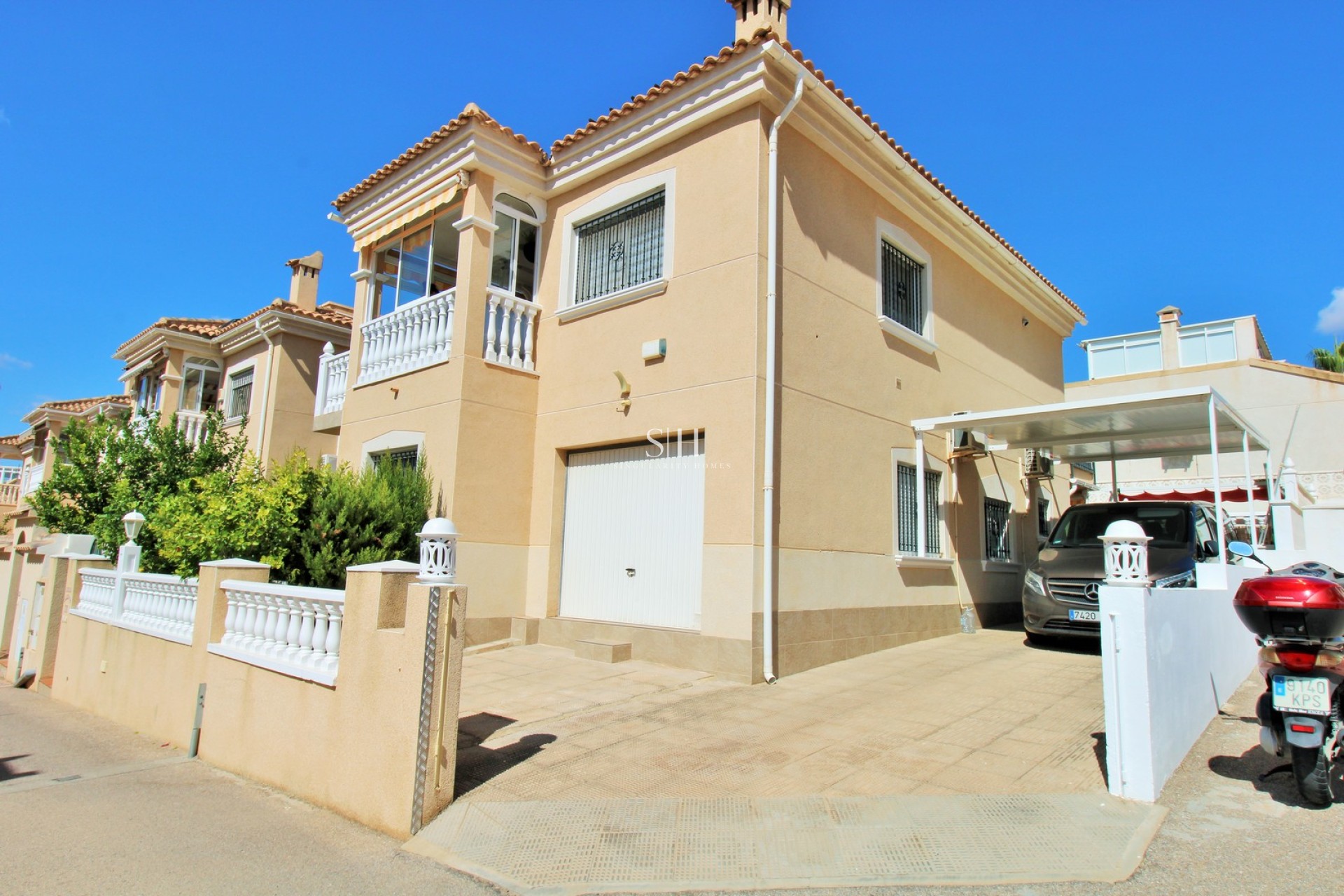 Перепродажа - Villa - Orihuela Costa - Villamartin