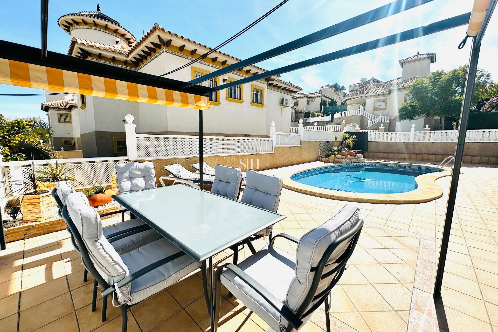Перепродажа - Villa - Orihuela Costa - Villamartín