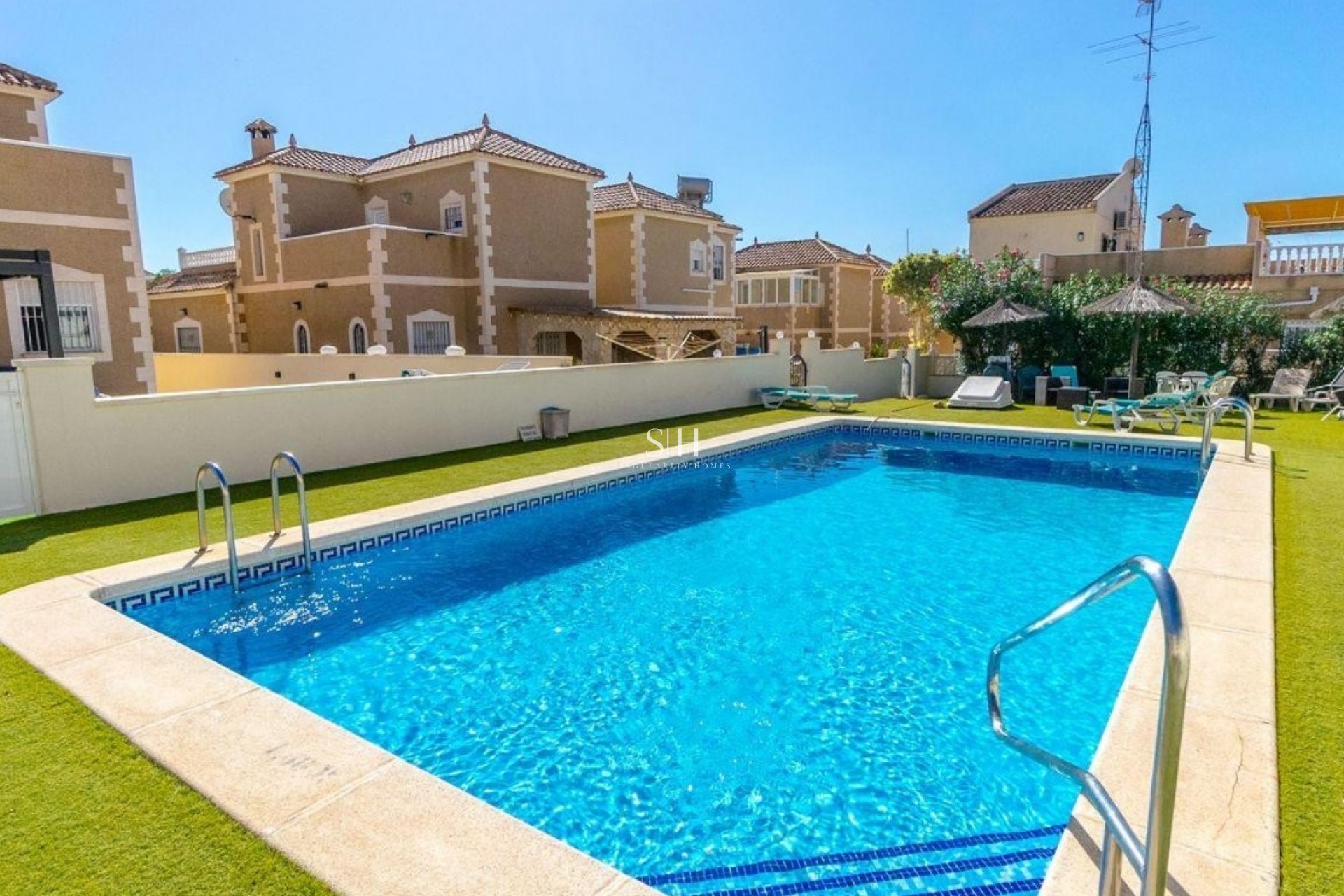 Перепродажа - Villa - Orihuela Costa - Villamartín