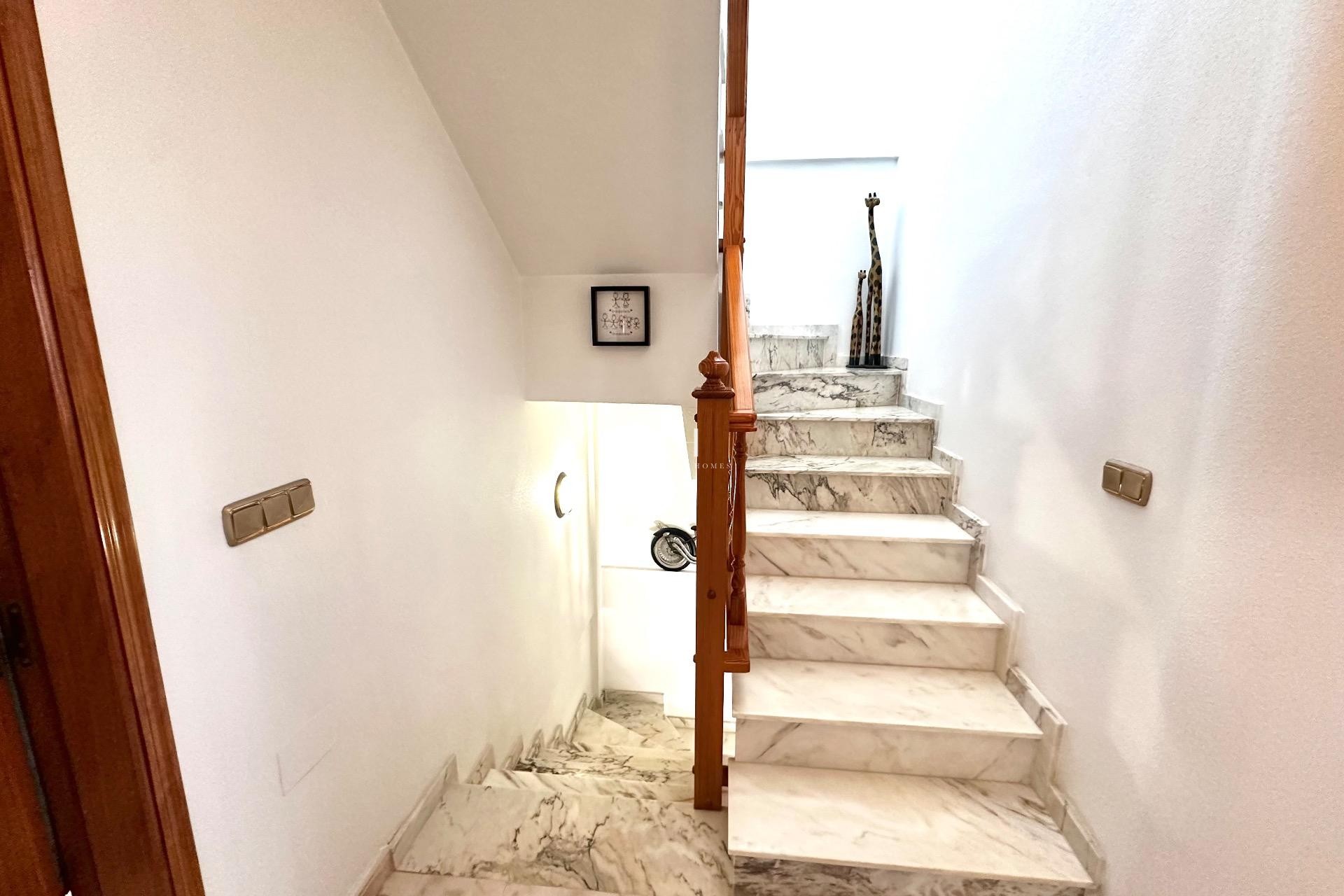 Перепродажа - Villa - Orihuela Costa - Villamartín