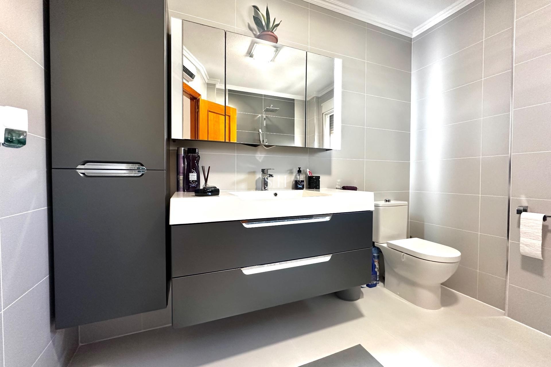 Перепродажа - Villa - Orihuela Costa - Villamartín